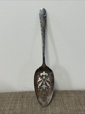 Oneida Vintage Silver Pleated Serving Spoon